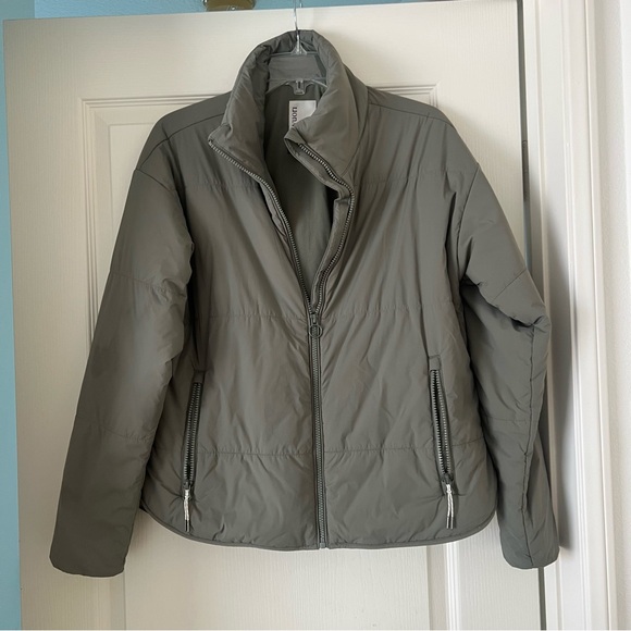 Vuori pistachio insulated jacket Sz Small - Picture 2 of 9